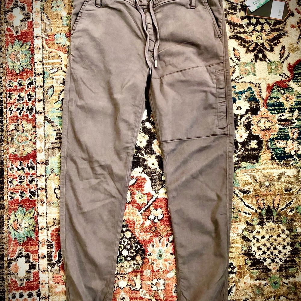 Duer Brand “No Sweat Sweatpant” Joggers size 32x30